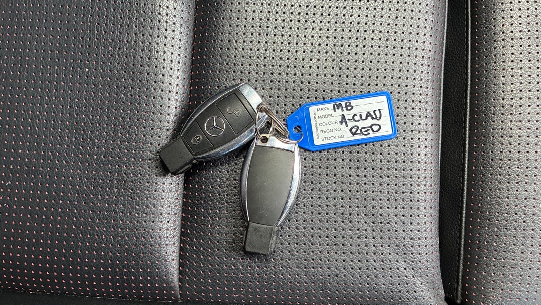 2017 Mercedes-benz A250 Sport 4matic, Automatic, 92922 km, Key Close-up