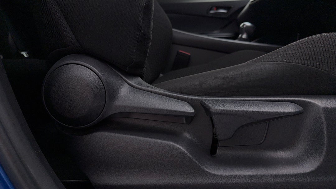 2017 Toyota C-HR (2wd), Automatic, 102501 km, Drivers Side Adjustment Panel