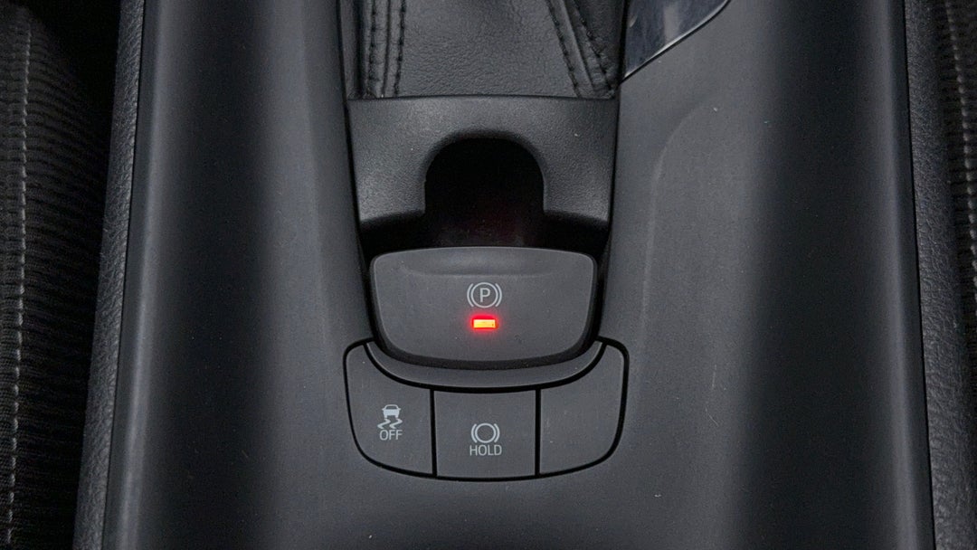 2017 Toyota C-HR (2wd), Automatic, 102501 km, Handbrake