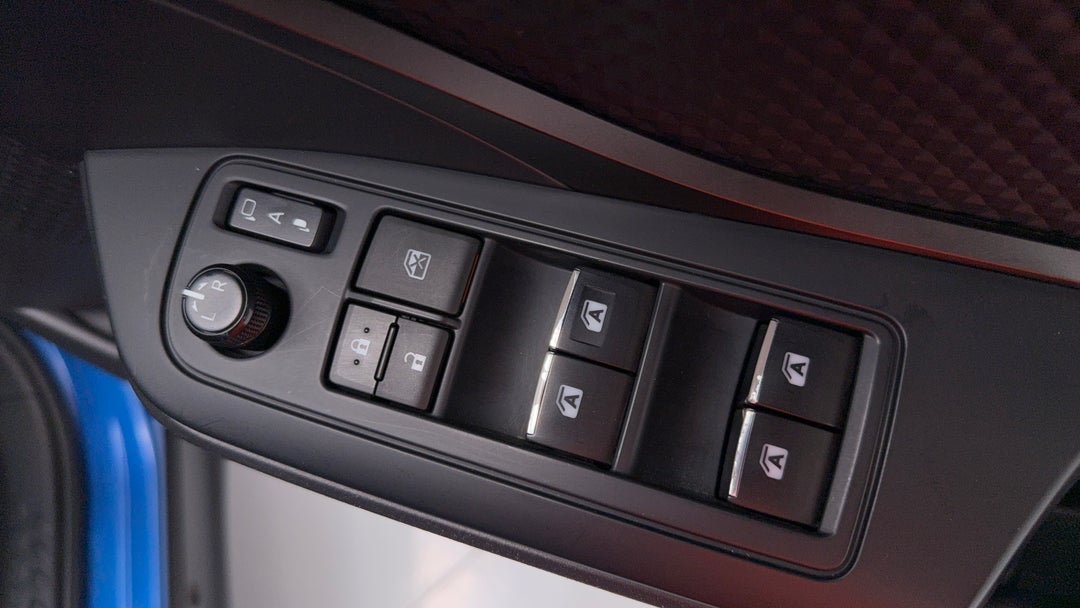 2017 Toyota C-HR (2wd), Automatic, 102501 km, Drivers Side Door Panel Controls