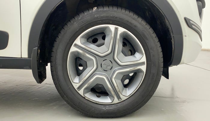 2018 Tata NEXON XM DIESEL, Diesel, Manual, 37,384 km, Right Front Wheel