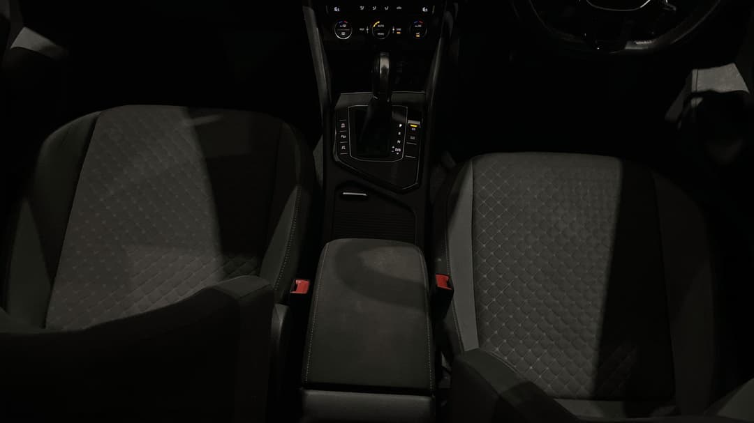 2018 Volkswagen Tiguan 110 Tsi Comfortline, Automatic, 78867 km, Center Console