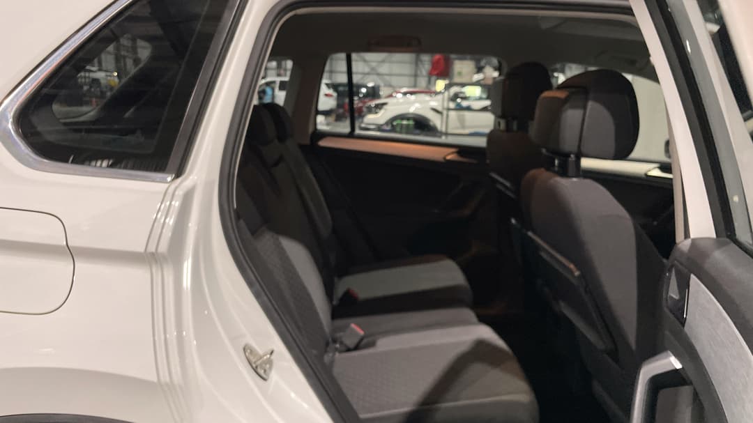 2018 Volkswagen Tiguan 110 Tsi Comfortline, Automatic, 78867 km, Right Side Rear Door Cabin View