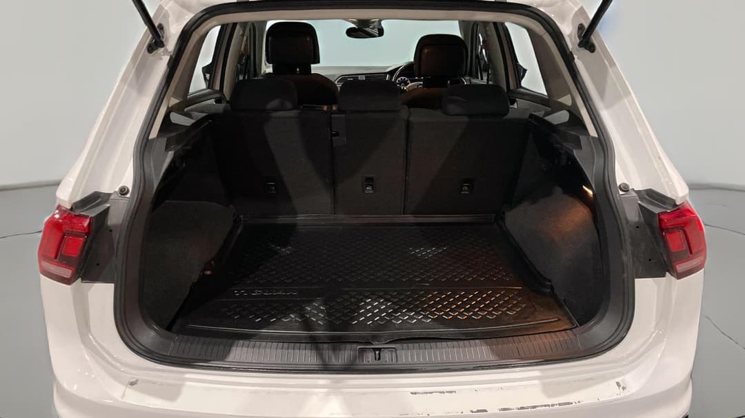 2018 Volkswagen Tiguan 110 Tsi Comfortline, Automatic, 78867 km, Boot Inside View