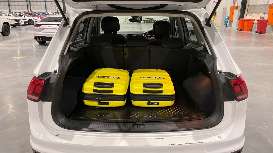 2018 Volkswagen Tiguan 110 Tsi Comfortline, Automatic, 78867 km, Boot Inside View with Luggage