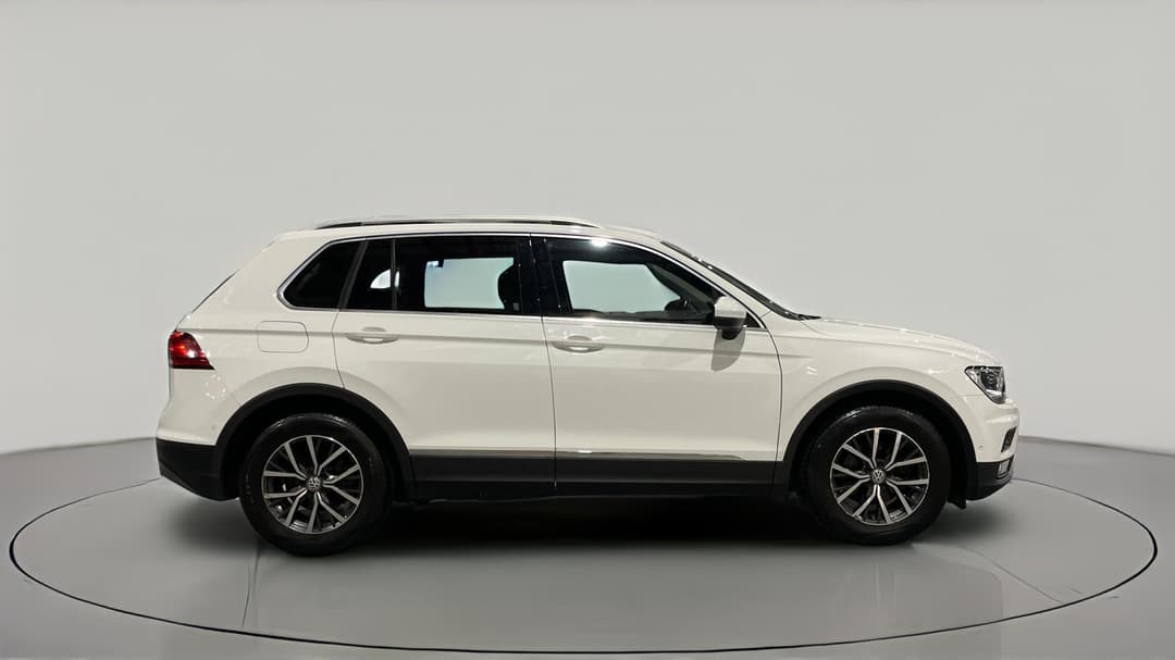 2018 Volkswagen Tiguan 110 Tsi Comfortline, Automatic, 78867 km, Right Side View