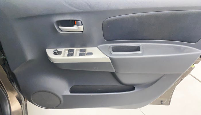 2012 Maruti Wagon R 1.0 VXI, Petrol, Manual, 51,010 km, Driver Side Door Panels Control
