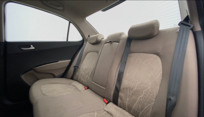 2014 Hyundai Xcent SX 1.2 OPT, Petrol, Manual, 91,329 km, Right Side Rear Door Cabin