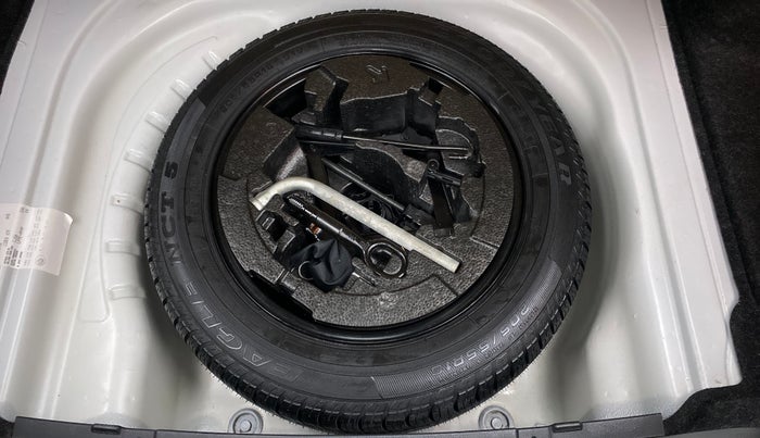 2017 Skoda Octavia 1.8 TSI STYLE AT, Petrol, Automatic, 49,573 km, Spare Tyre