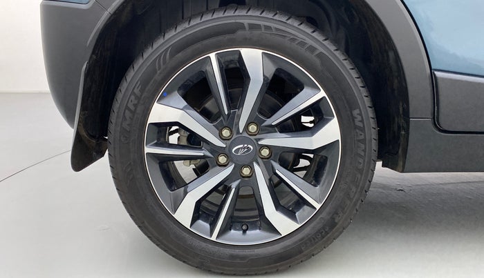 2019 Mahindra XUV300 W8 (O) DIESEL  AT, Diesel, Automatic, 7,815 km, Right Rear Wheel