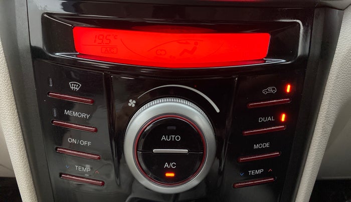 2019 Mahindra XUV300 W8 (O) DIESEL  AT, Diesel, Automatic, 7,815 km, Multi-Zone Climate Control