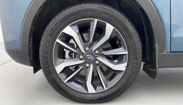 2019 Mahindra XUV300 W8 (O) DIESEL  AT, Diesel, Automatic, 7,815 km, Left Front Wheel