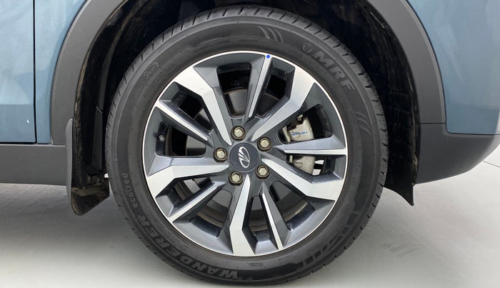 2019 Mahindra XUV300 W8 (O) DIESEL  AT, Diesel, Automatic, 7,815 km, Right Front Wheel