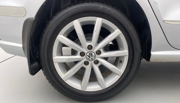 2017 Volkswagen Ameo HIGHLINE1.2L PLUS 16 ALLOY, Petrol, Manual, 33,708 km, Right Rear Wheel