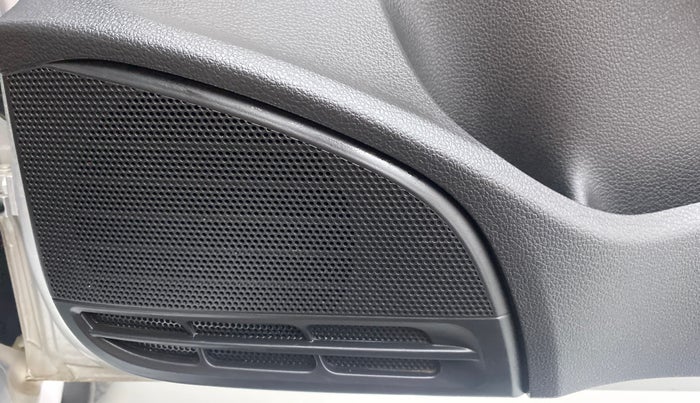 2017 Volkswagen Ameo HIGHLINE1.2L PLUS 16 ALLOY, Petrol, Manual, 33,708 km, Speaker