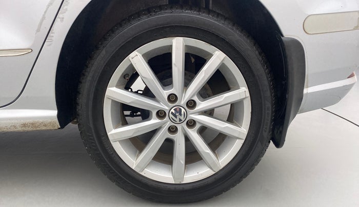2017 Volkswagen Ameo HIGHLINE1.2L PLUS 16 ALLOY, Petrol, Manual, 33,708 km, Left Rear Wheel