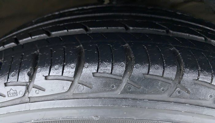 2018 Maruti Baleno DELTA 1.2 K12, Petrol, Manual, 24,749 km, Right Front Tyre Tread