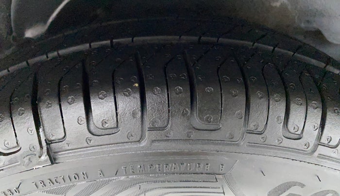 2014 Hyundai i10 SPORTZ 1.1 IRDE2, Petrol, Manual, 45,857 km, Left Rear Tyre Tread