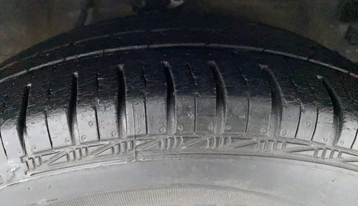 2014 Hyundai i10 SPORTZ 1.1 IRDE2, Petrol, Manual, 45,857 km, Right Front Tyre Tread