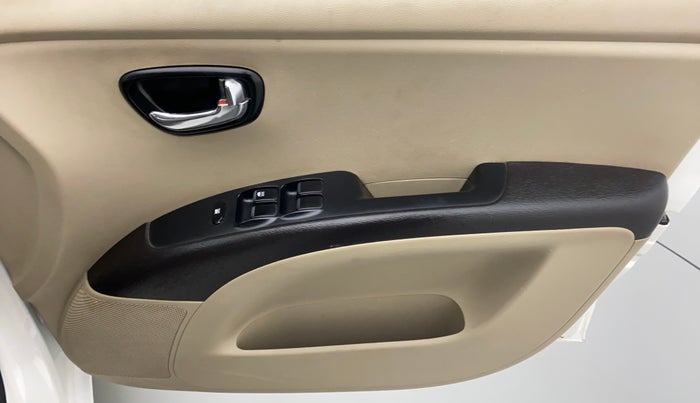 2014 Hyundai i10 SPORTZ 1.1 IRDE2, Petrol, Manual, 45,857 km, Driver Side Door Panels Control