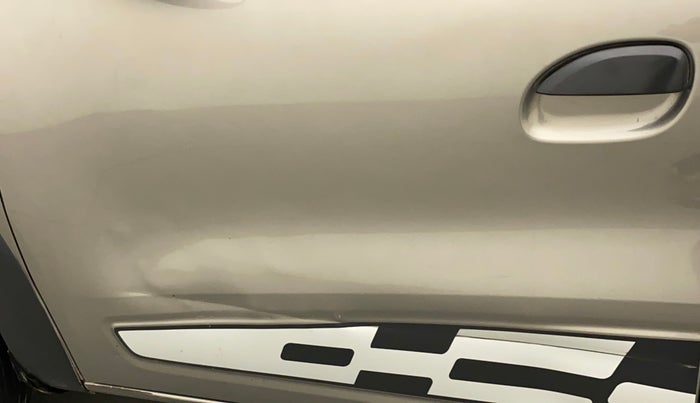 2017 Renault Kwid RXT 1.0 (O), Petrol, Manual, 23,608 km, Front passenger door - Minor scratches