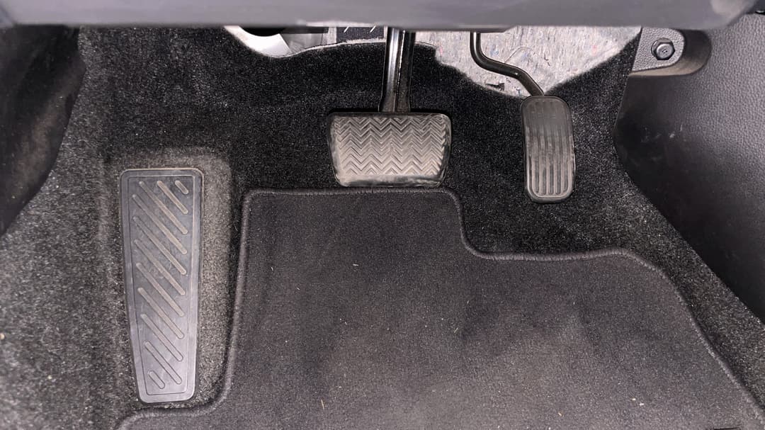 2020 Toyota Corolla Ascent Sport Hybrid, Automatic, 40377 km, Pedals and Footmat