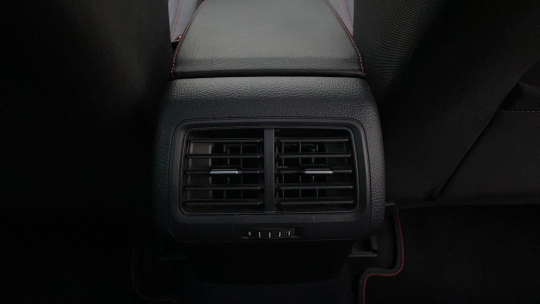 2016 Volkswagen Golf Gti 40 Years, Automatic, 117625 km, Rear A/C Vent