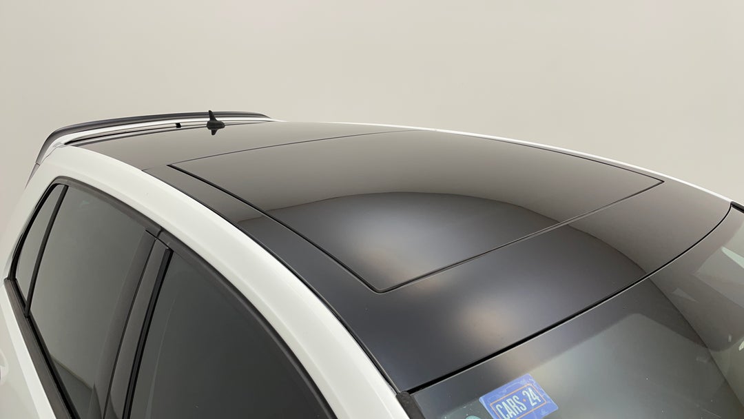 2016 Volkswagen Golf Gti 40 Years, Automatic, 117625 km, Roof/Sunroof View