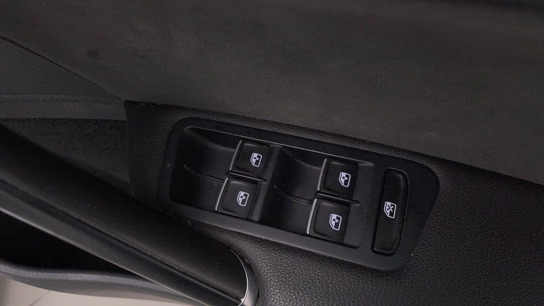 2016 Volkswagen Golf Gti 40 Years, Automatic, 117625 km, Drivers Side Door Panel Controls