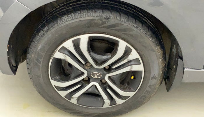2020 Tata Tiago XZ PETROL, Petrol, Manual, 37,366 km, Left front tyre - Minor crack
