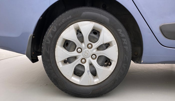 2015 Hyundai Xcent S 1.2, Petrol, Manual, 1,11,396 km, Right Rear Wheel