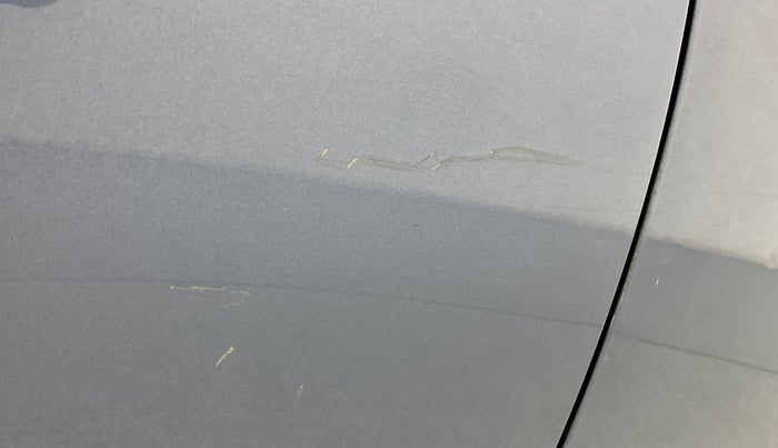 2015 Hyundai Xcent S 1.2, Petrol, Manual, 1,11,396 km, Right rear door - Minor scratches