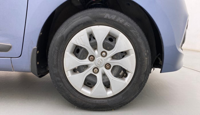 2015 Hyundai Xcent S 1.2, Petrol, Manual, 1,11,396 km, Right Front Wheel
