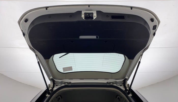 2020 Mahindra XUV500 W11 (O) AT, Diesel, Automatic, 81,152 km, Boot Door Open