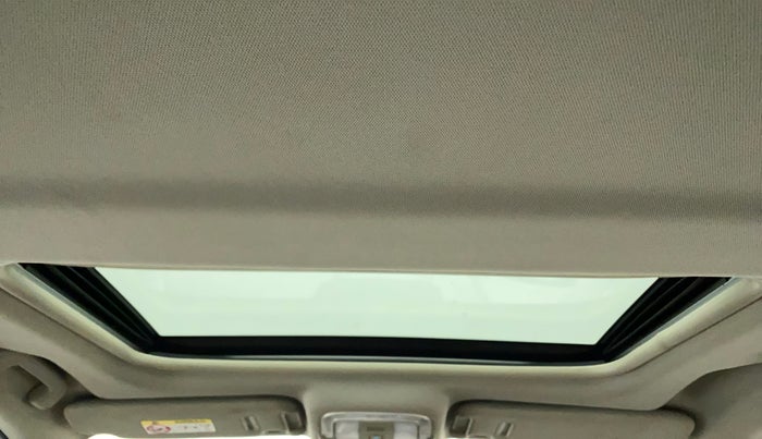 2020 Mahindra XUV500 W11 (O) AT, Diesel, Automatic, 81,152 km, Moonroof/ Sunroof