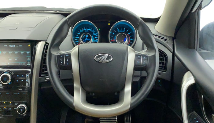 2020 Mahindra XUV500 W11 (O) AT, Diesel, Automatic, 81,415 km, Steering Wheel Close Up