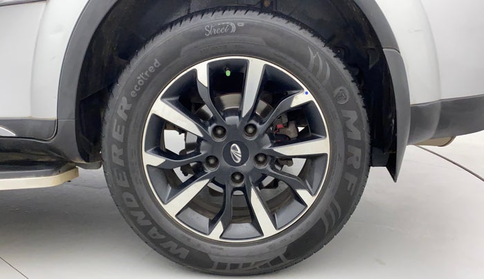2020 Mahindra XUV500 W11 (O) AT, Diesel, Automatic, 81,415 km, Left Rear Wheel