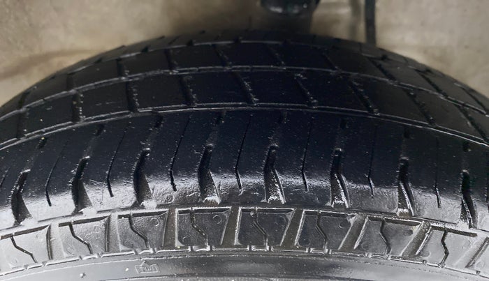 2019 Maruti Alto 800 LXI, Petrol, Manual, 63,389 km, Left Front Tyre Tread