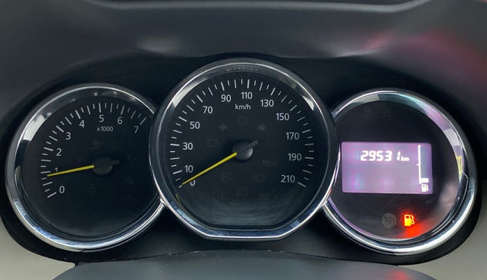 2015 Renault Duster RXL PETROL 104, Petrol, Manual, 29,530 km, Odometer Image