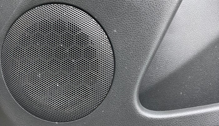2015 Renault Duster RXL PETROL 104, Petrol, Manual, 29,530 km, Speaker