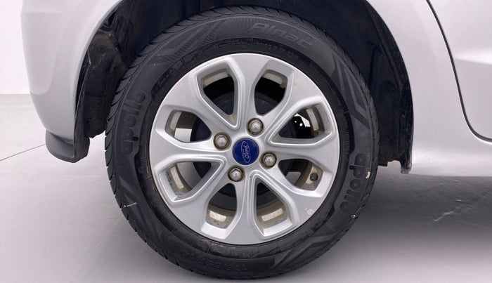 2017 Ford New Figo 1.2 TITANIUM, Petrol, Manual, 39,265 km, Right Rear Wheel