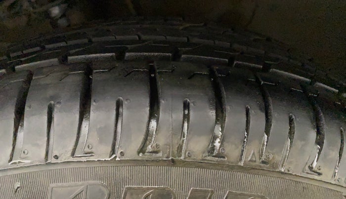 2017 Hyundai Creta E PLUS 1.6 PETROL, Petrol, Manual, 62,559 km, Right Rear Tyre Tread