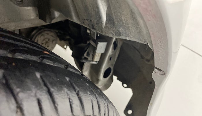 2018 Honda Brio S(O) MT, Petrol, Manual, 90,872 km, Right fender - Lining loose