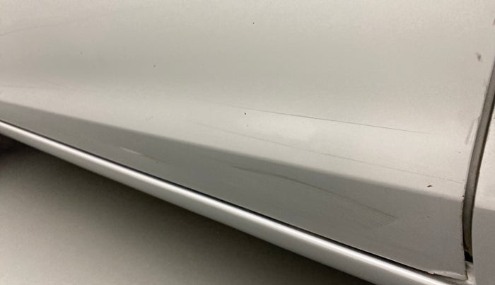 2018 Honda Brio S(O) MT, Petrol, Manual, 90,872 km, Front passenger door - Minor scratches