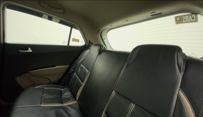 2016 Hyundai Grand i10 SPORTZ 1.2 KAPPA VTVT, Petrol, Manual, 85,017 km, Right Side Rear Door Cabin