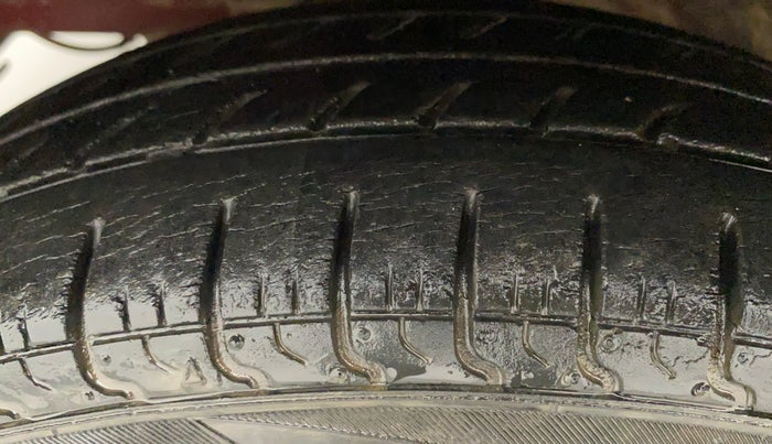 2015 Hyundai Eon ERA +, Petrol, Manual, 21,762 km, Left Front Tyre Tread