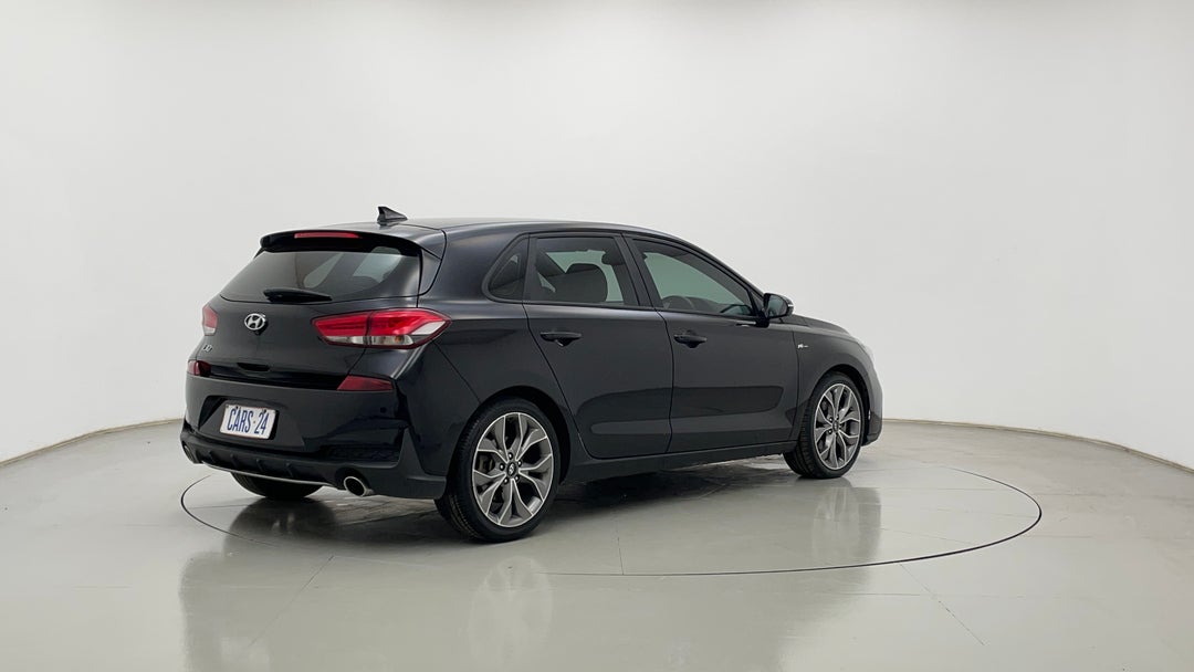 Right Back Diagonal (45- Degree) View