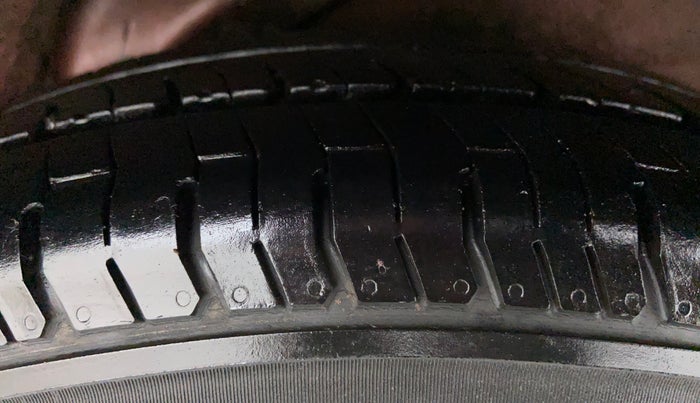 2011 Hyundai i10 MAGNA 1.2 KAPPA2, Petrol, Manual, 58,724 km, Left Rear Tyre Tread