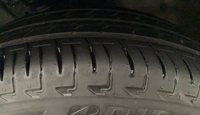 2017 Maruti IGNIS DELTA 1.2, Petrol, Manual, 30,176 km, Left Front Tyre Tread