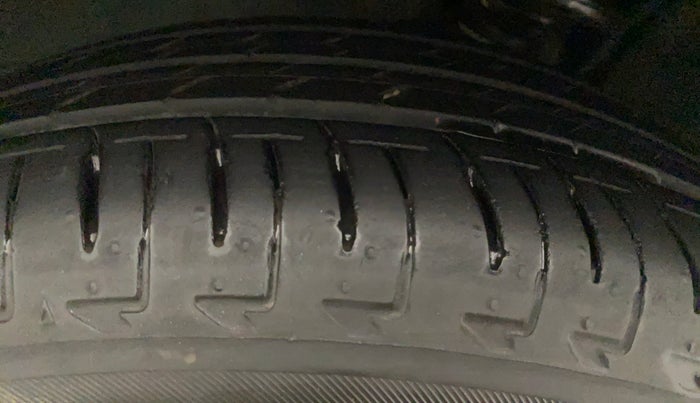 2017 Maruti IGNIS DELTA 1.2, Petrol, Manual, 30,176 km, Right Rear Tyre Tread